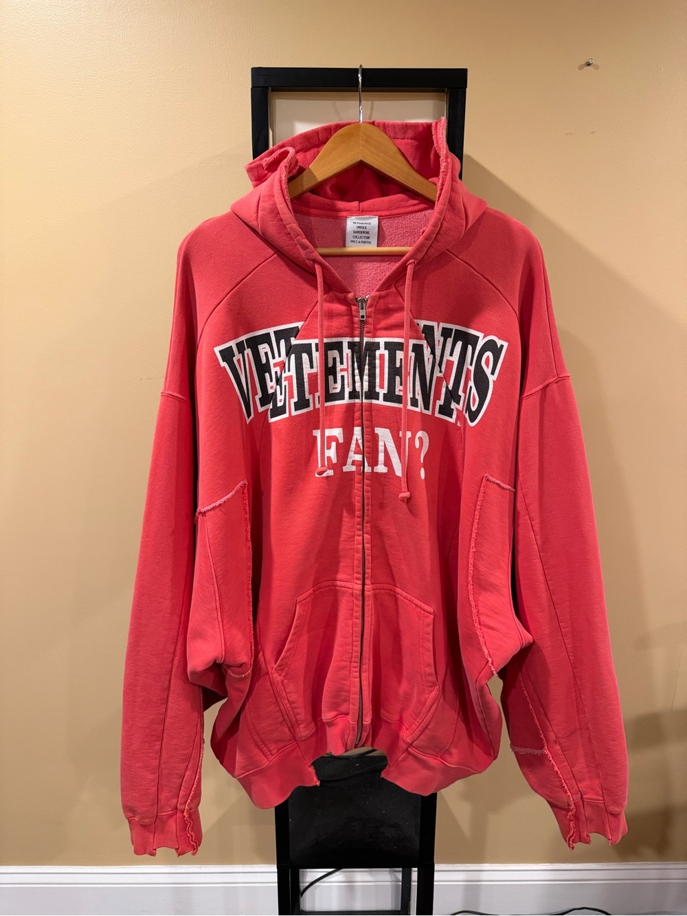Vetements Reconstructed Fan Yes I Am Print Red Zip Up Hoodie
